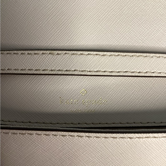 Kate Spade Beige Crossbody Bag with Gold Chain - Picture 14 of 14